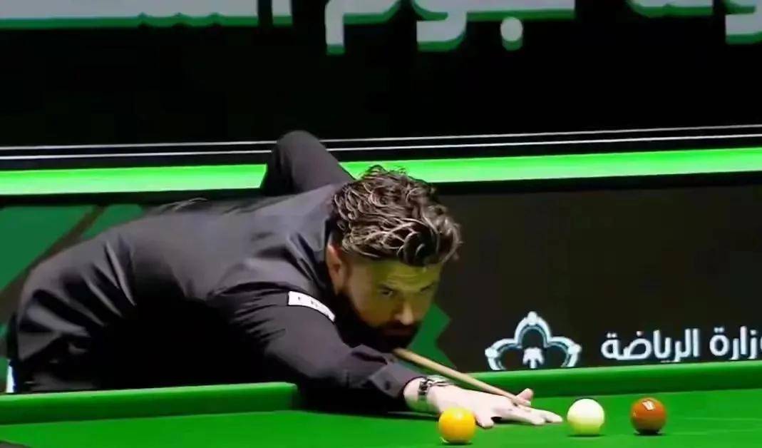 决中, 展开了精彩 决中, 展开了精彩