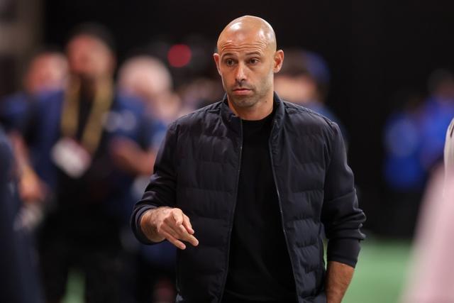 不满, 法上场, 对于球队主