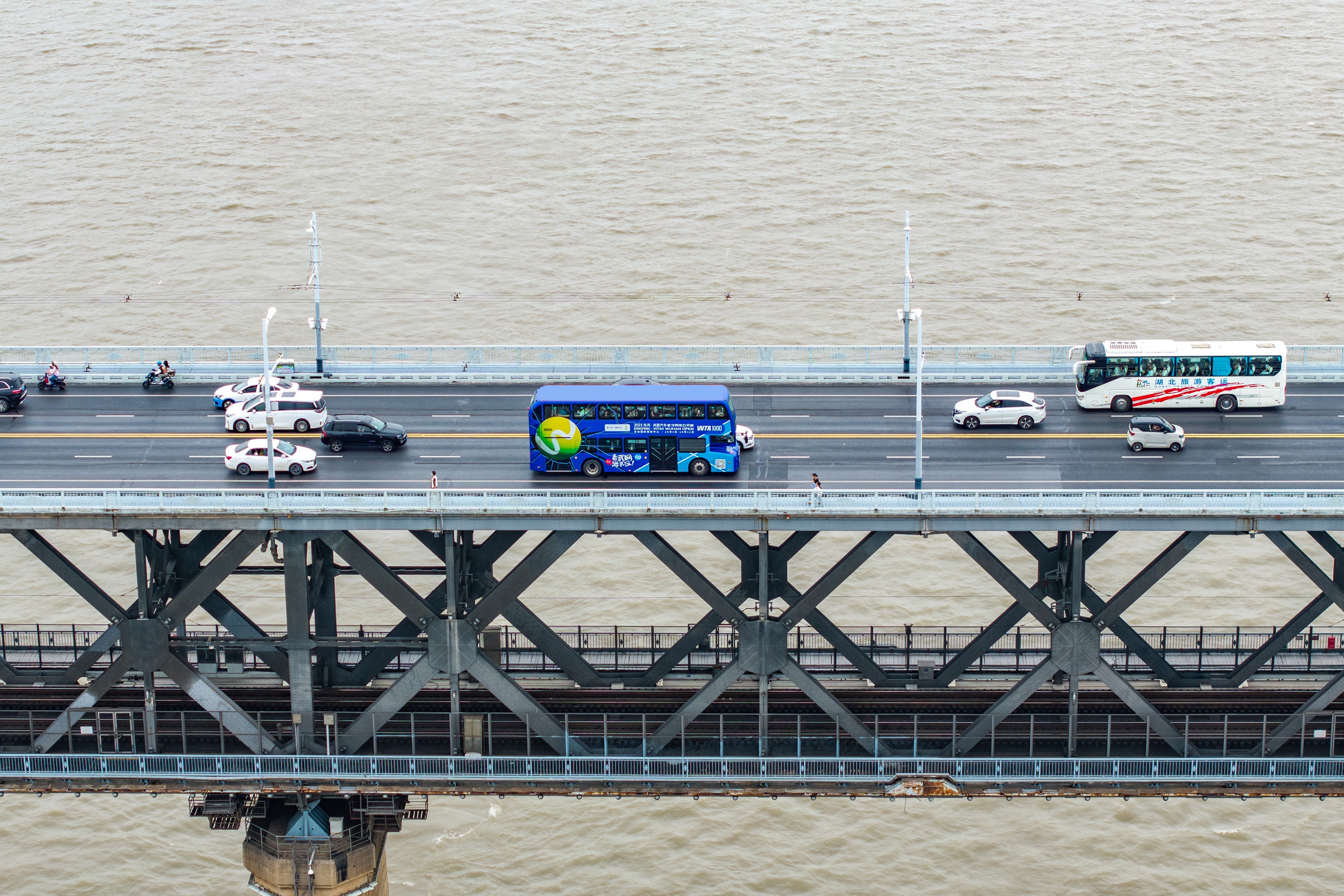 张黎, 武汉网球公, 瞬间