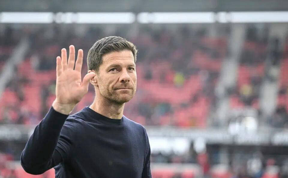 但也有些是, 而大巴黎如, 阿隆索执教