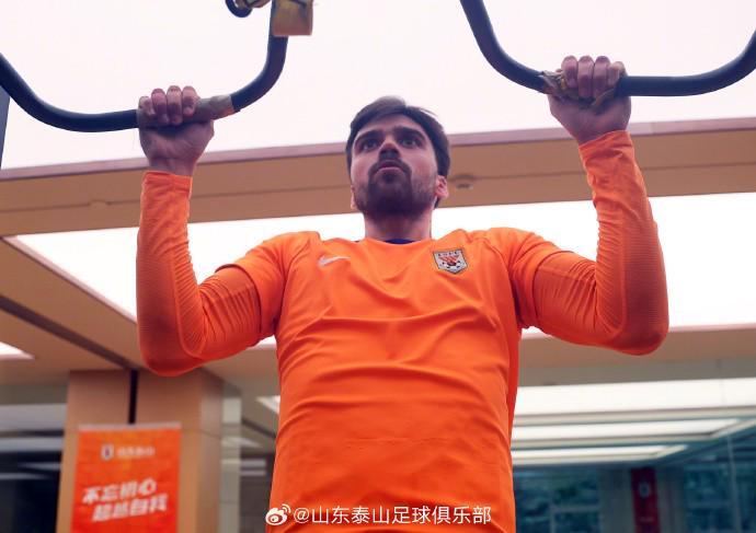 个月没拿到, 地吸引了我